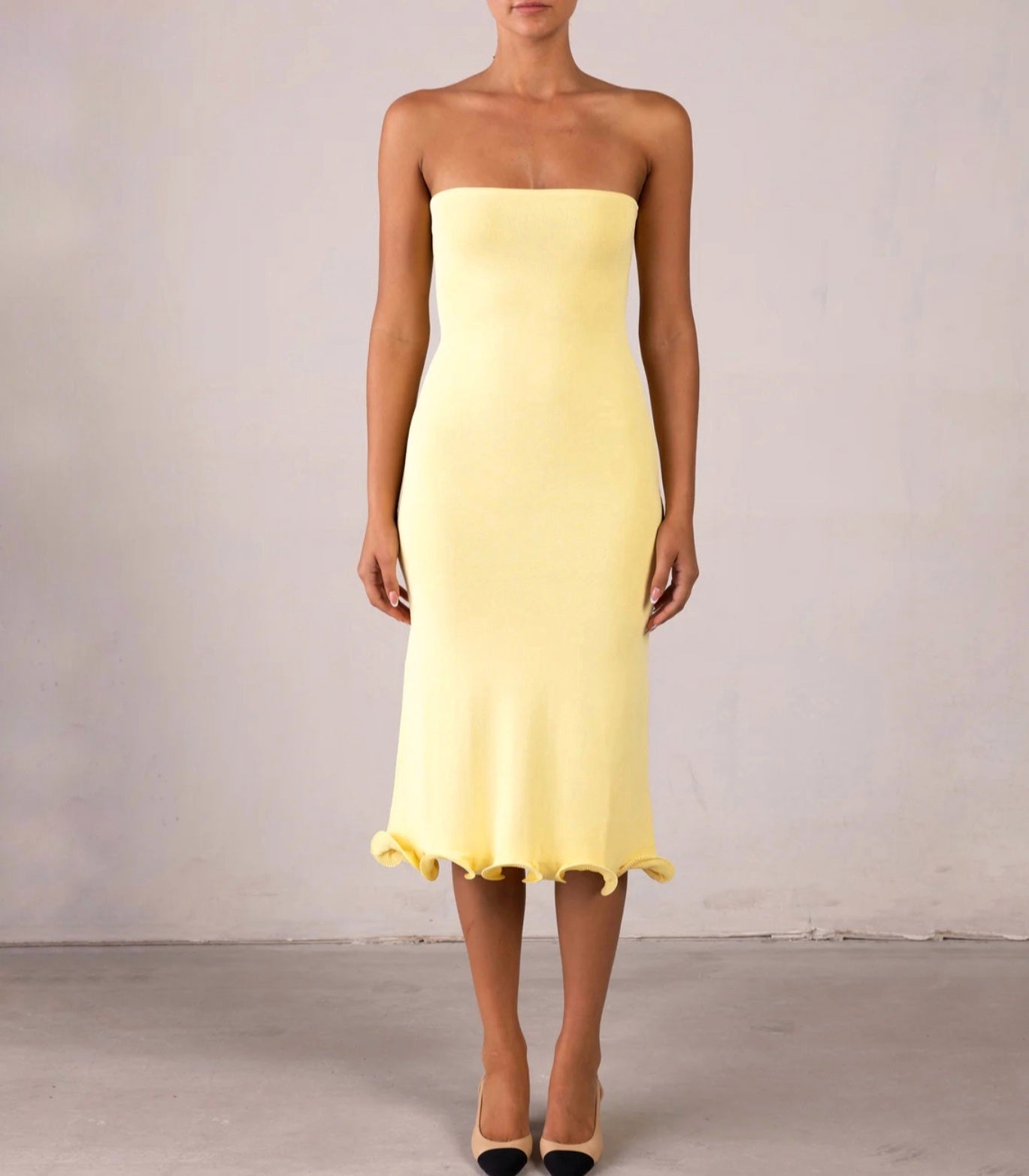 Naia Stropløs Kjole 