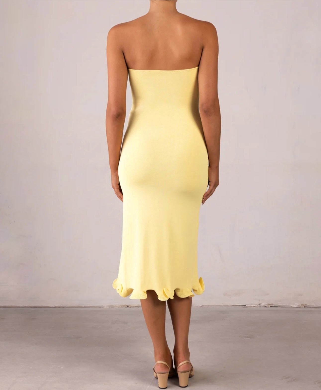 Naia Stropløs Kjole 